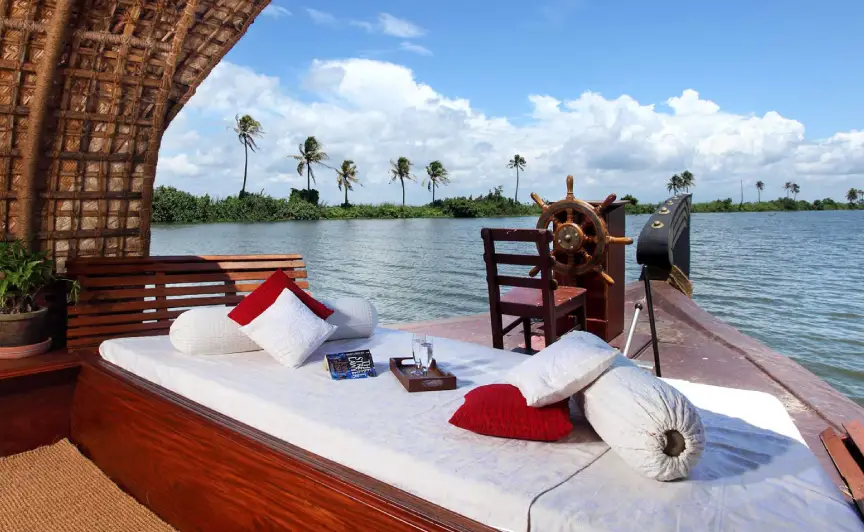 6 Best Kerala Honeymoon Packages 