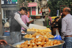 Read more about the article 6 Best Places to enjoy the best street food in Delhi?
