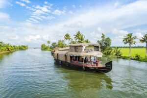 Read more about the article 8 Best Attractions of Alappuzha Beach