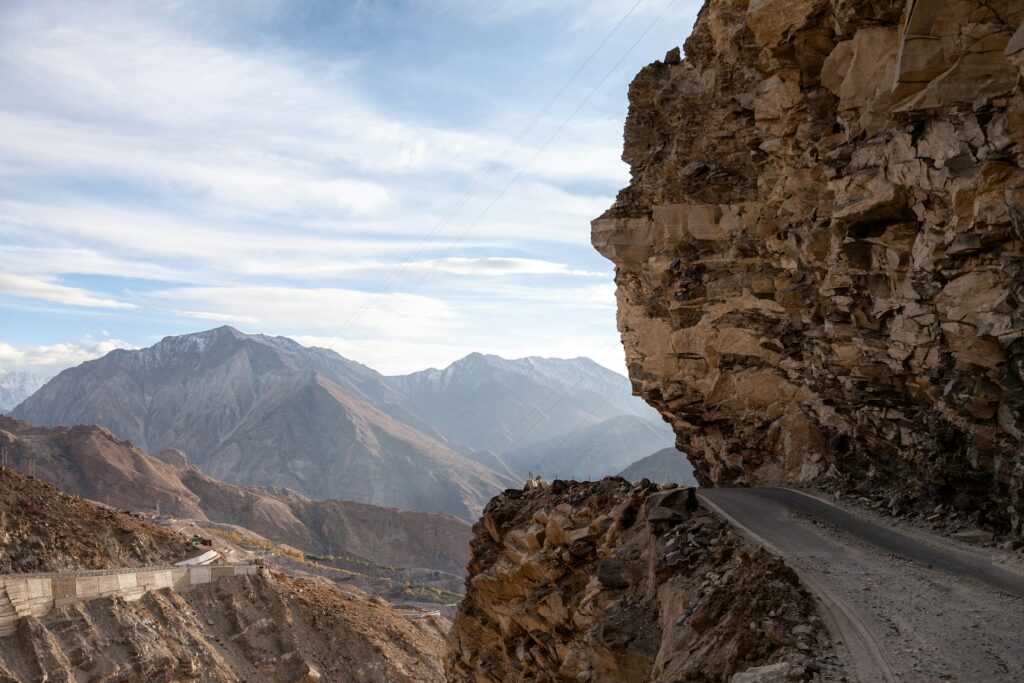 6 Most Dangerous Roads in India